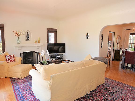 5th image of 2106 Lambert Dr