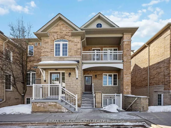 520 Silken Laumann Dr #17, Newmarket, ON L3X 2S7