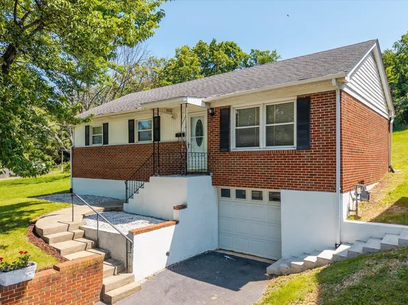 1321 E Main St, Waynesboro, VA 22980