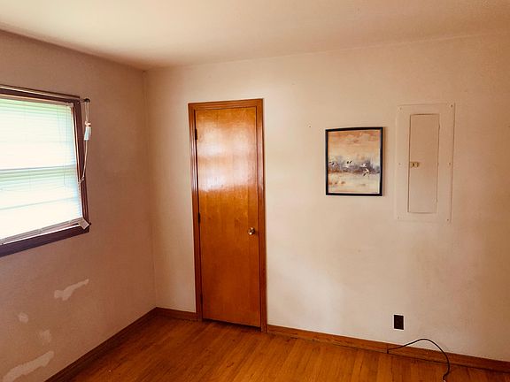 4th image of 112 Cliffside Ave