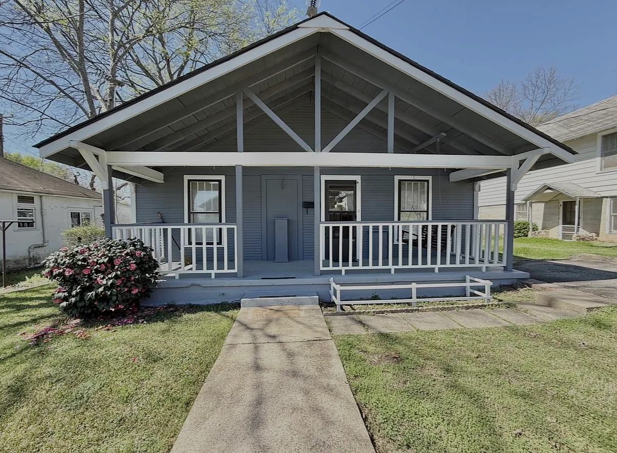 305 Beard Street - 1 — Photo 3