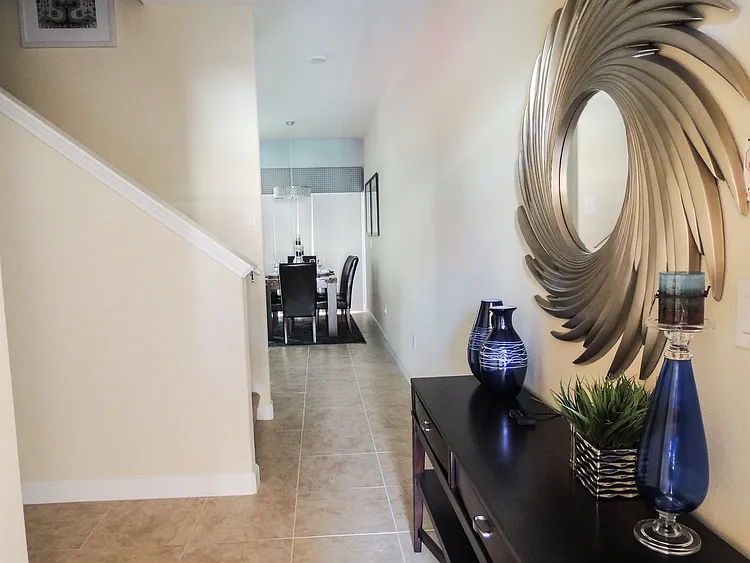 Banana Palm Dr — Photo 10