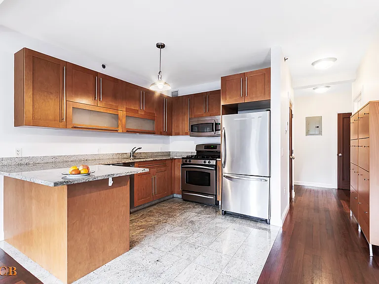 354 2nd St #3A — Photo 3