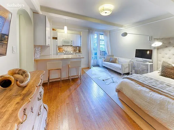 299 W 12th St APT 2A, New York, NY 10014