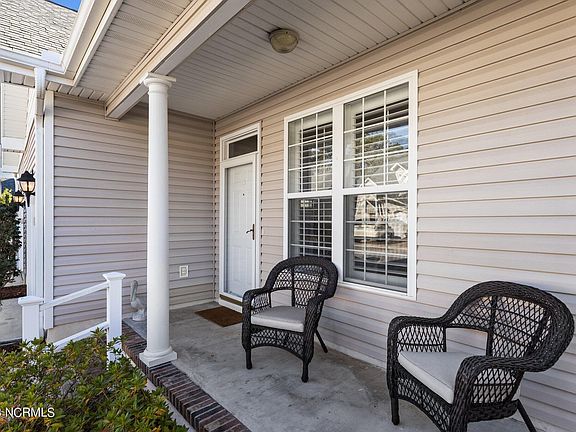 4th image of 515 Village Green Drive