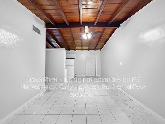 4th image of 525 SW 22nd Ter