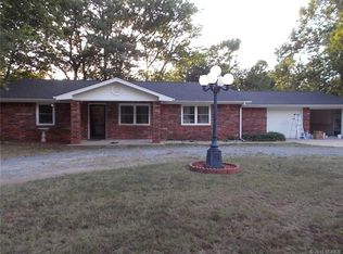 1003 N Delaware St, Chouteau, OK 74337