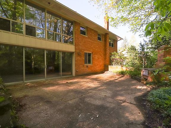 4th image of 1083 Shepard Hills Blvd