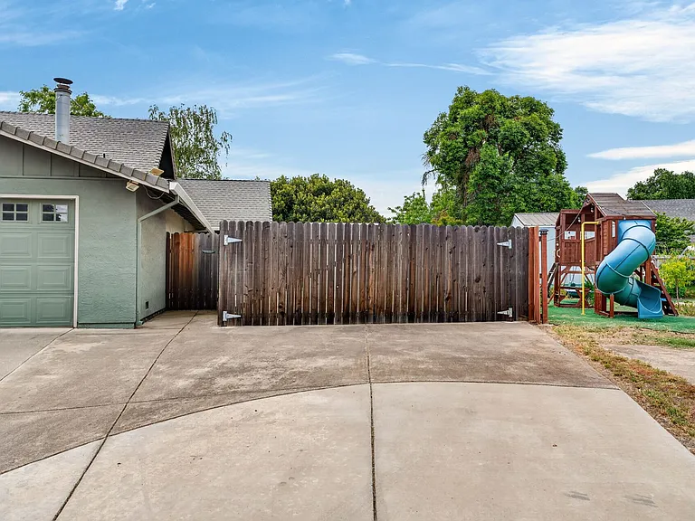 420 Colusa Pl — Photo 69