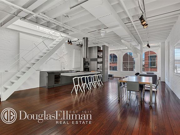 4th image of 53 Crosby St APT 6
