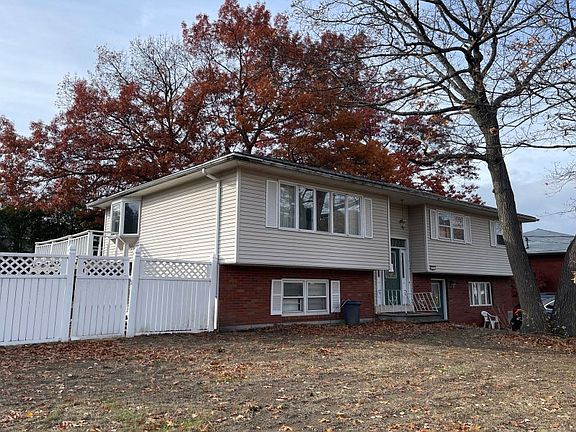 3rd image of 21 Driftwood Dr