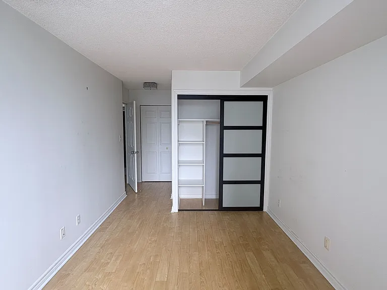 35 Empress Ave #2008 — Photo 7
