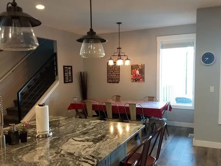1702 Aaron Dr — Photo 4
