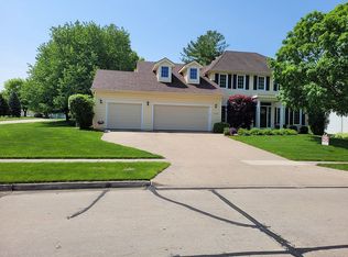 12922 Lincoln Ave, Clive, IA 50325