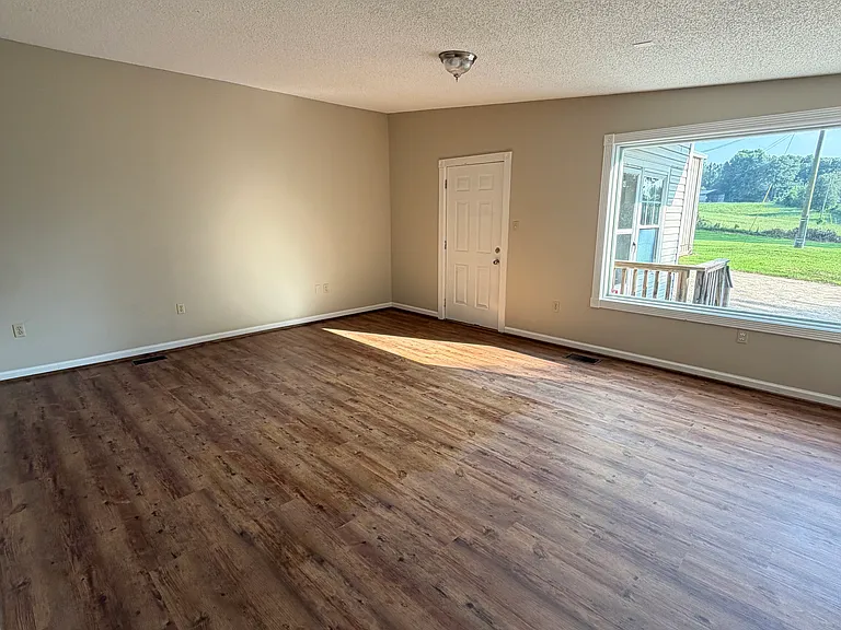 125 Patterson Ln #A — Photo 11