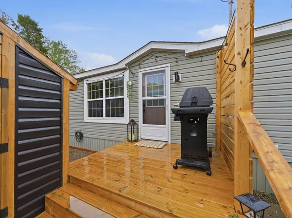 204 Circle Dr, Halifax, NS B3E 1C1