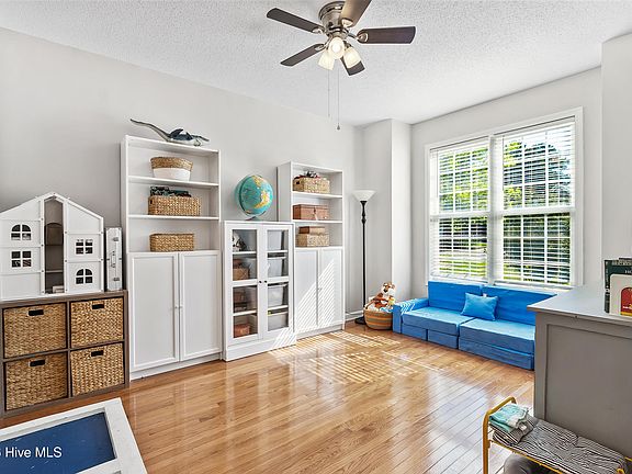 4th image of 190 Diamondhead Drive S
