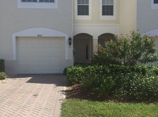 863 Hampton Cir, Naples, FL 34105