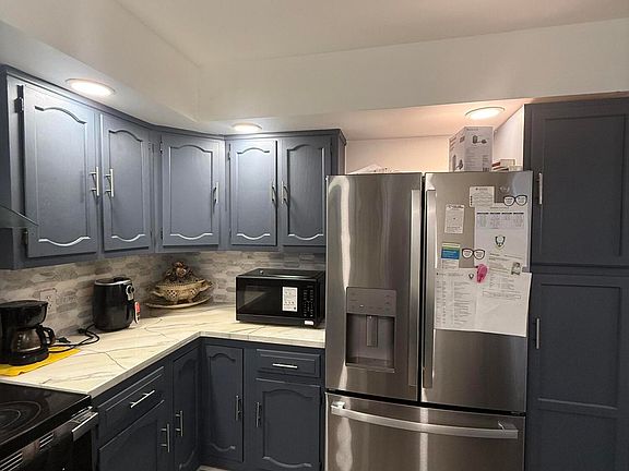 2nd image of 397 W 30th St
