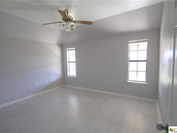 2nd image of 2502 Pixton Dr