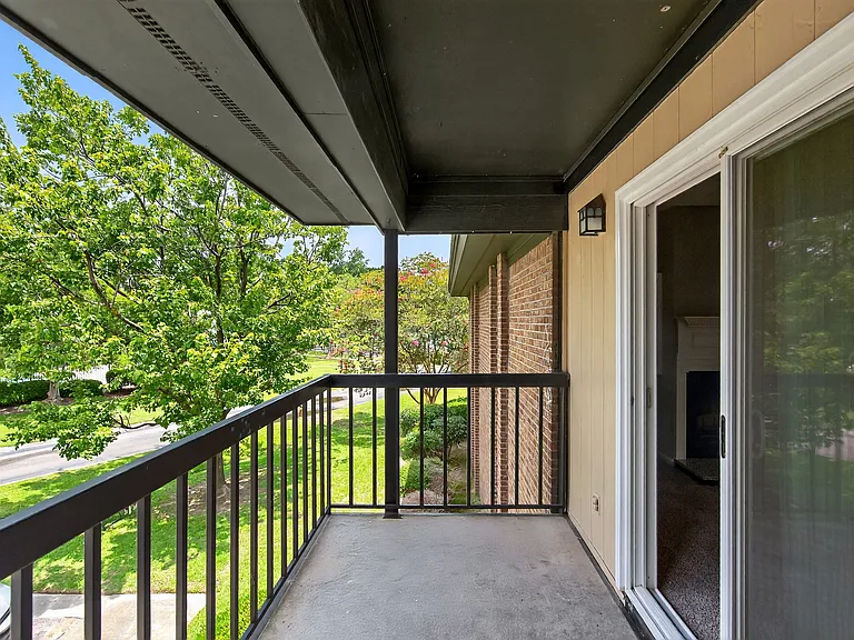North Bluff Apartments — Photo 29