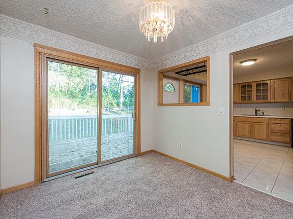 5th image of 204 Meadow Cir N