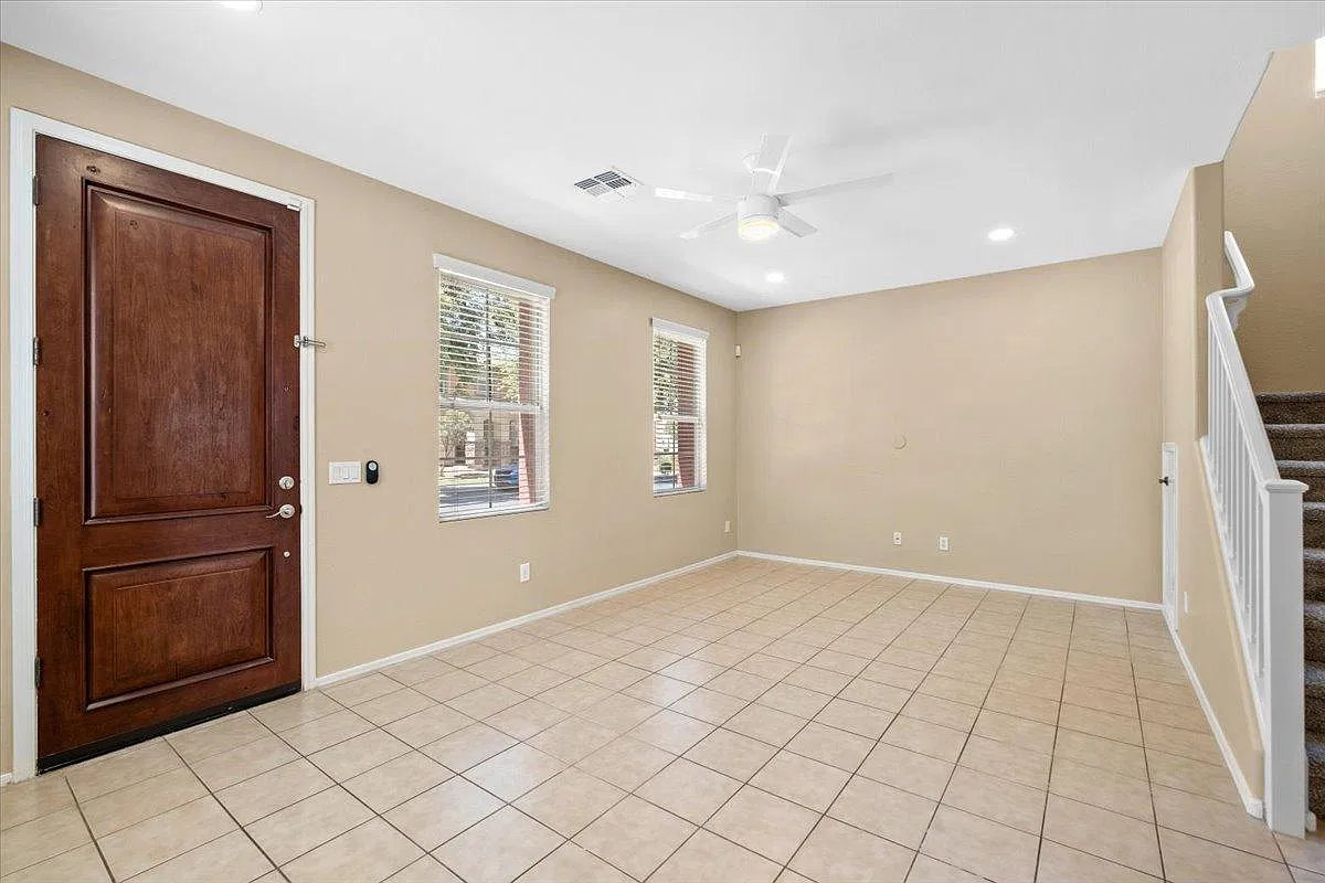 4238 E Tyson St — Photo 2