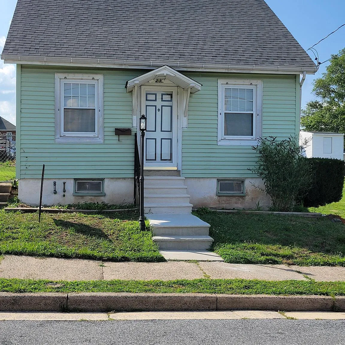 4 bed, 860 sqft, $2,350 — Photo 1