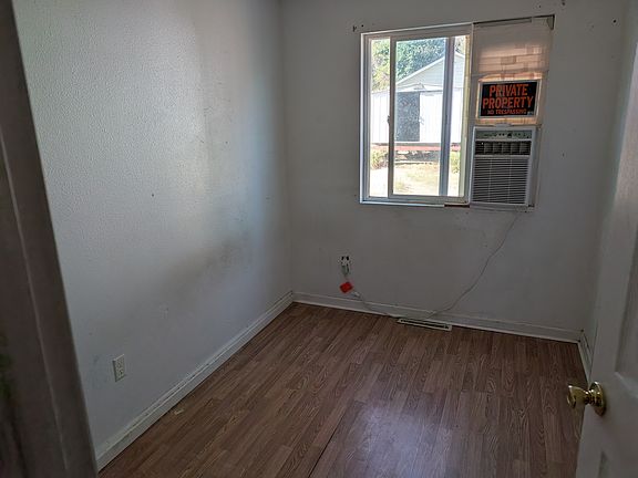 3rd image of 1509 E 13th St