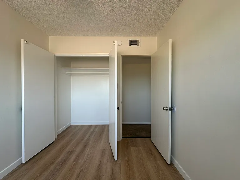 13314 Cordary Ave — Photo 27