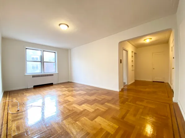 1425 University Avenue image 1 of 2