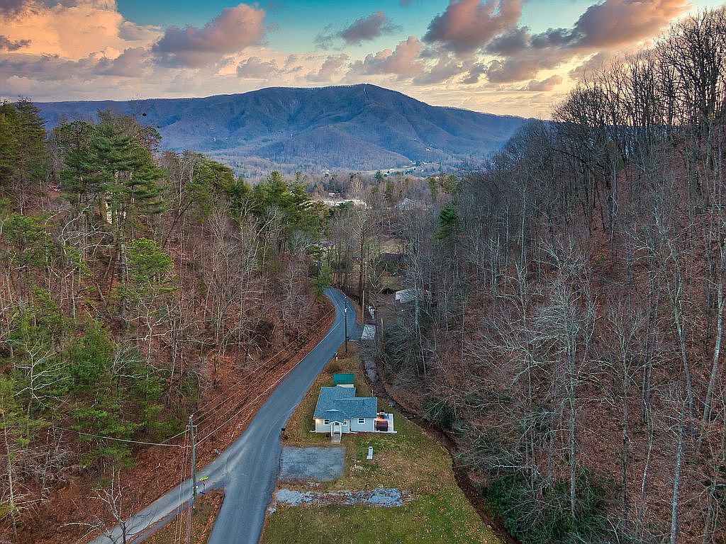 2930 Hatcher Mountain Rd, Sevierville, TN 37862 Zillow
