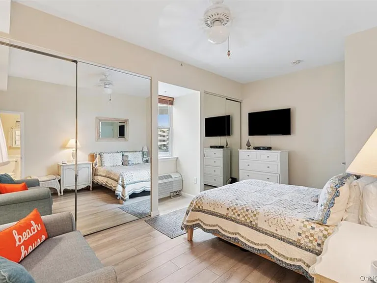 250 Dune Rd #120 — Photo 14