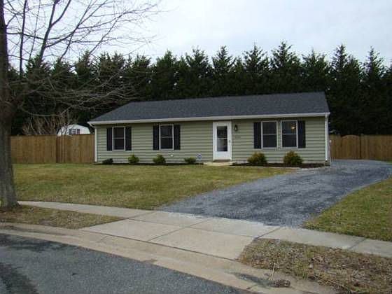 1st image of 9026 Clove Ct