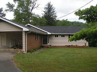 204 Nichols Lakeland Dr, Hayesville, NC 28904