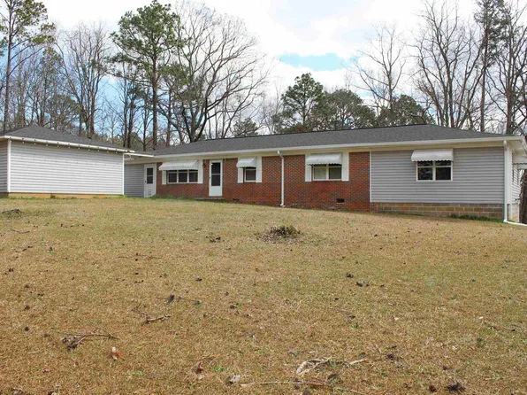 104 County Road 61, Roanoke, AL 36274