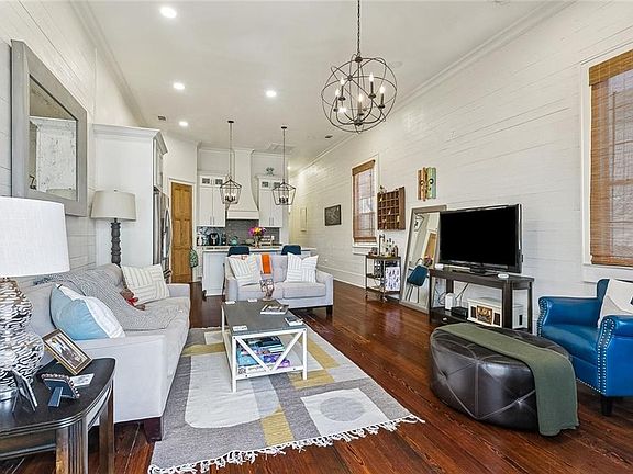 2nd image of 318 Newton St