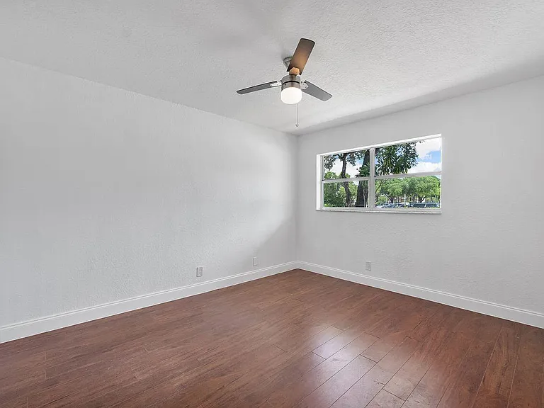 6260 S Falls Circle Dr #110 — Photo 17