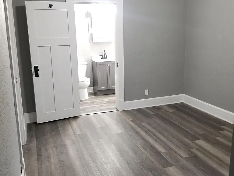 2501 Wisconsin St — Photo 11