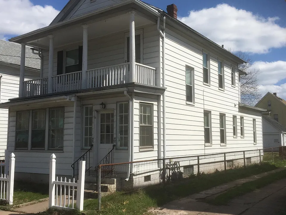 90 Hinman St