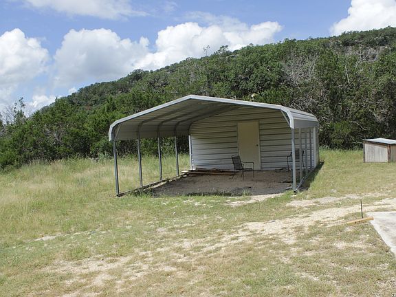 3rd image of 898 Old Rocksprings Road