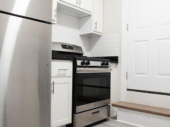2nd image of 646-48 W Roscoe St #648-SG0