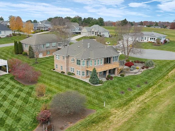 5th image of 6396 Saucon Valley Dr
