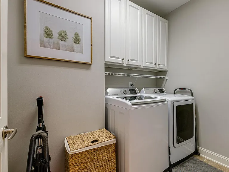 2077 Sherbrooke Ln — Photo 29