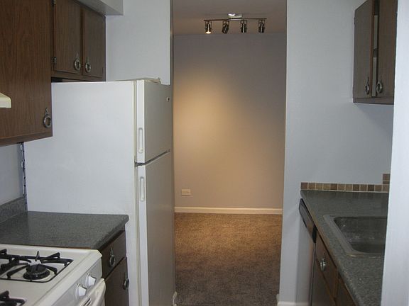 2nd image of 3 Oak Creek Dr APT 2409