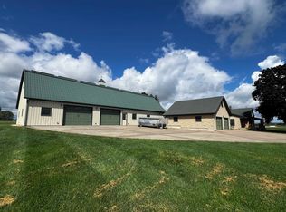 12445 W Cross Rd, Galena, IL 61036