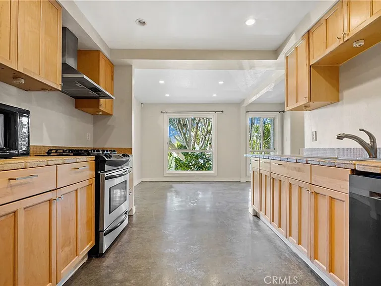9025 Keith Ave #101 — Photo 3