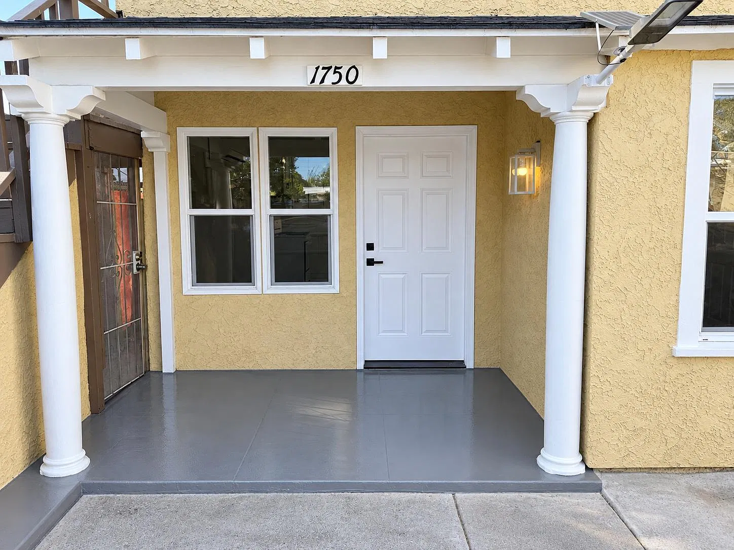 1750 W 45th St — Photo 3