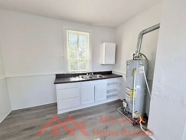 331 W Dison Ave — Photo 8