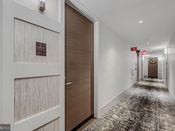 2nd image of 930 Rose Ave #1603